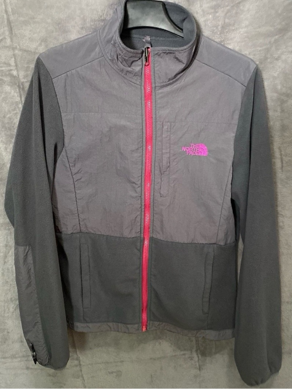 The North Face Women's M Gray Softshell Jacket with Pink Accents Full Zip